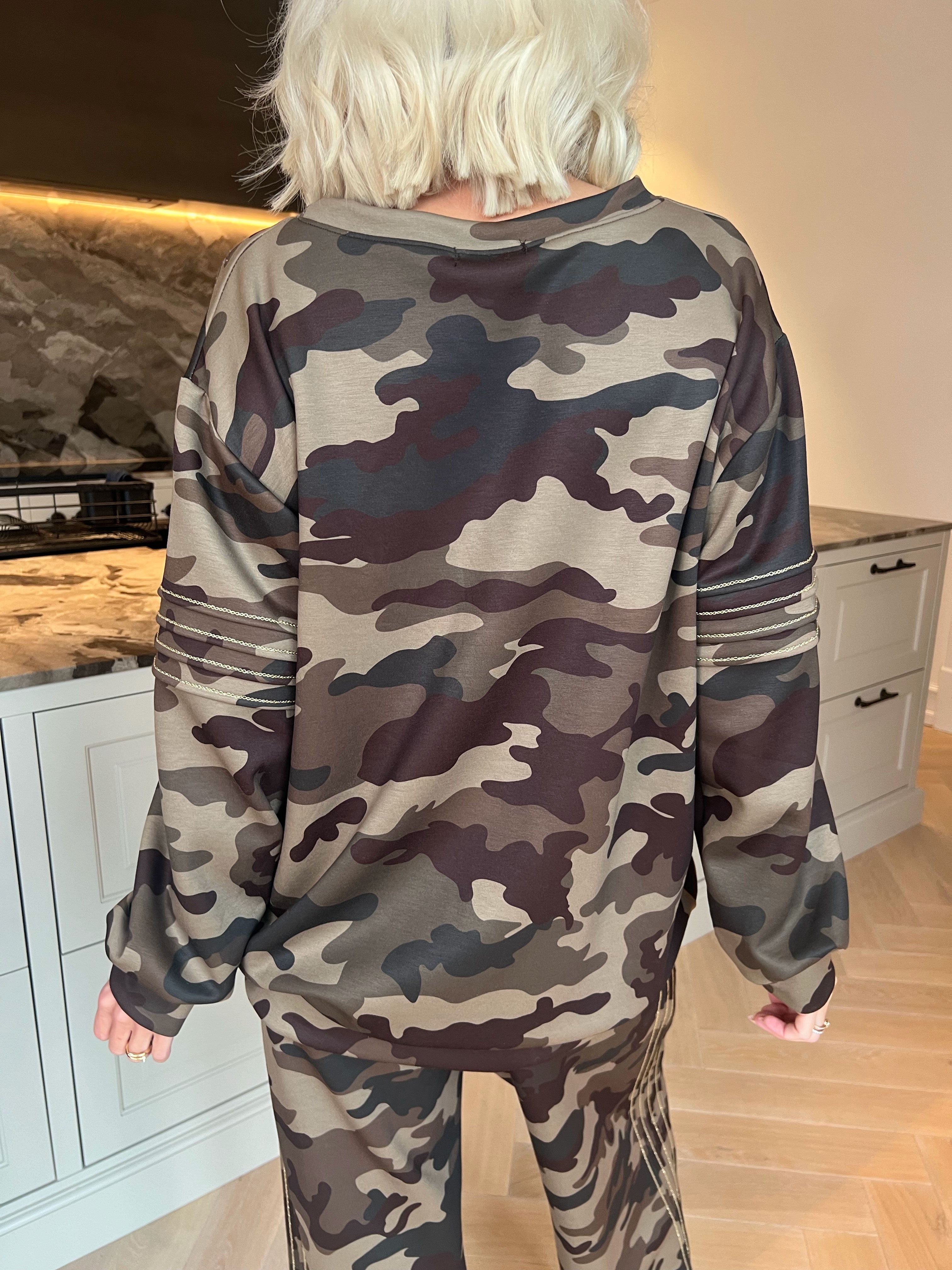 Dream Print - Joggingsæt i viskose med forskelligt print og elegante gulddetaljer